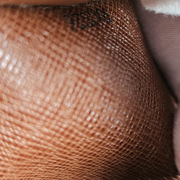 Louis Vuitton key holder with box - Picture 6 of 10